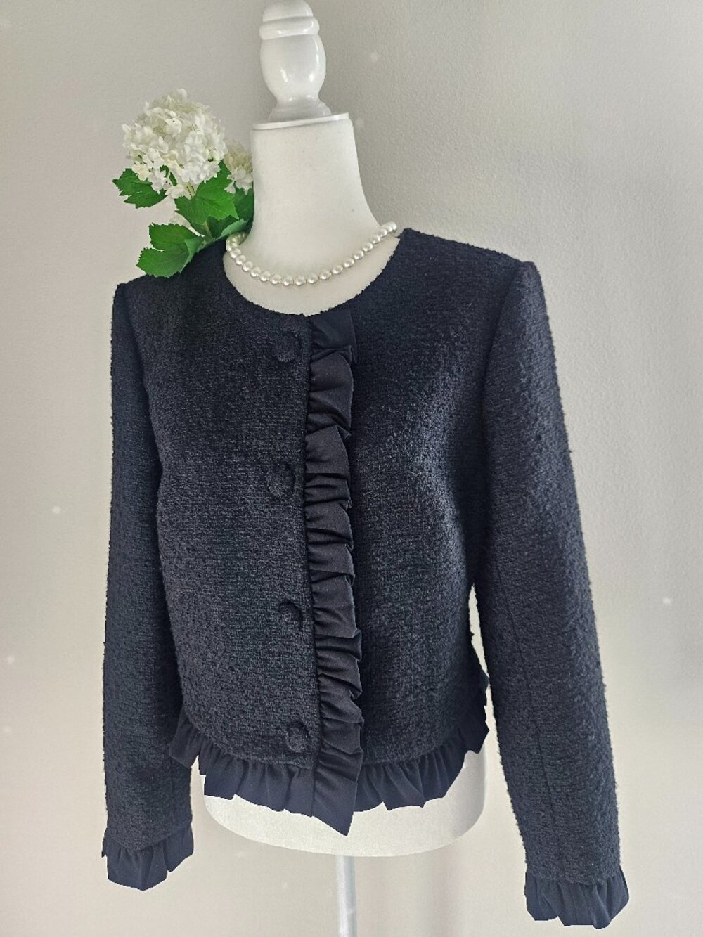 CeCe NWT Black Tweed Ruffle Trim Cropped Jacket Size 8 - Picture 5 of 16